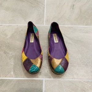 multi snake steve madden flats!